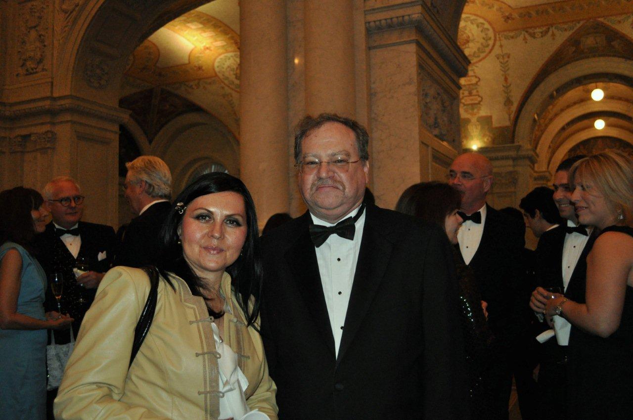 Ayla Bakkalli and Christopher Murphy 